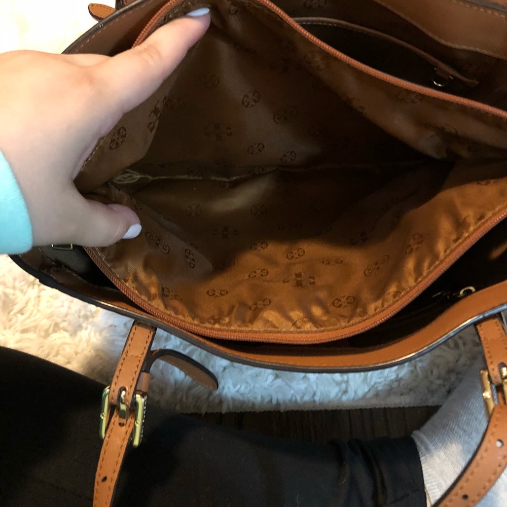 Tory Burch York Buckle Tote - Picture 3 of 4